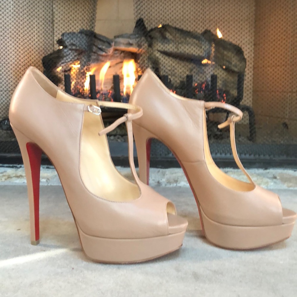 🌟CHRISTIAN LOUBOUTIN Altapoppins Platform Heels🌟